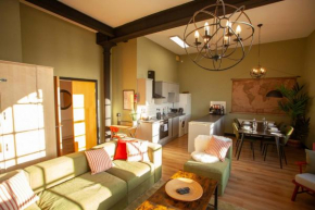 Glasgow Green Getaway with Free Parking